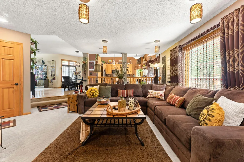 17269 80th Place Maple Grove, MN 55311
