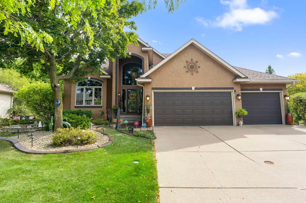 17269 80th Place Maple Grove, MN 55311