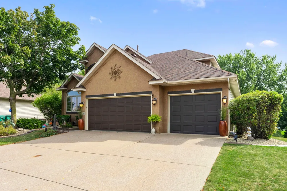 17269 80th Place Maple Grove, MN 55311