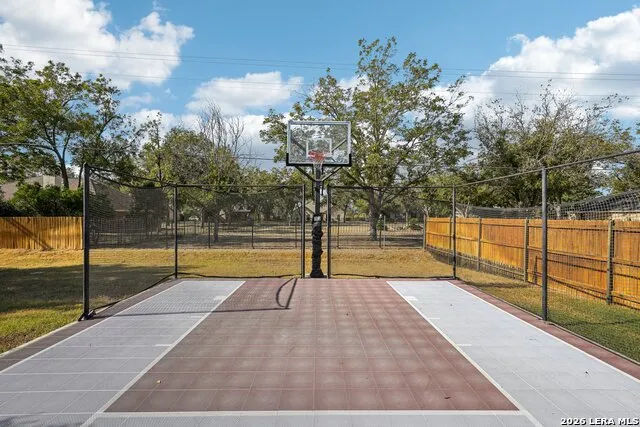 116 LAS BRISAS BLVD Seguin, TX 78155