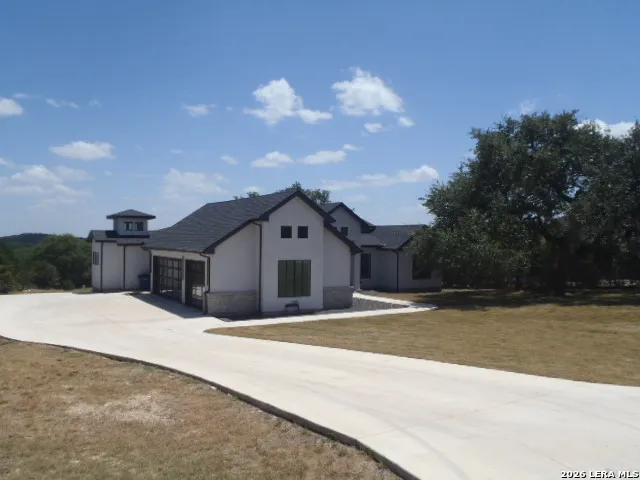 650 SHADY HOLW New Braunfels, TX 78132