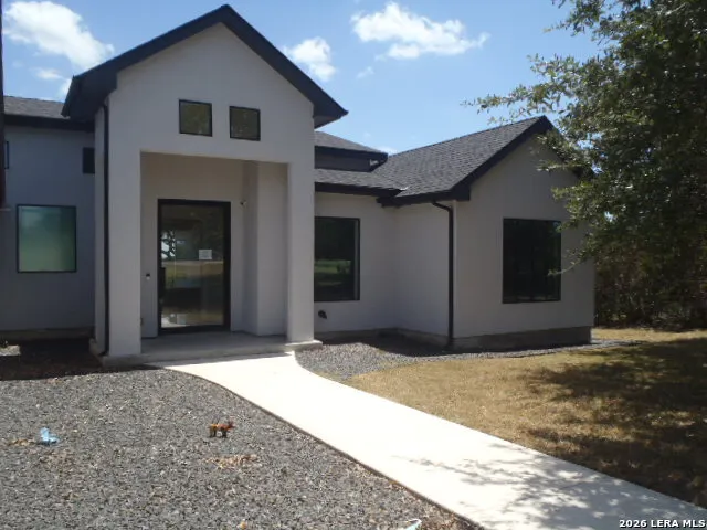 650 SHADY HOLW New Braunfels, TX 78132