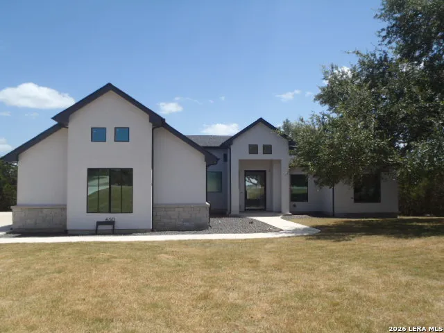 650 SHADY HOLW New Braunfels, TX 78132