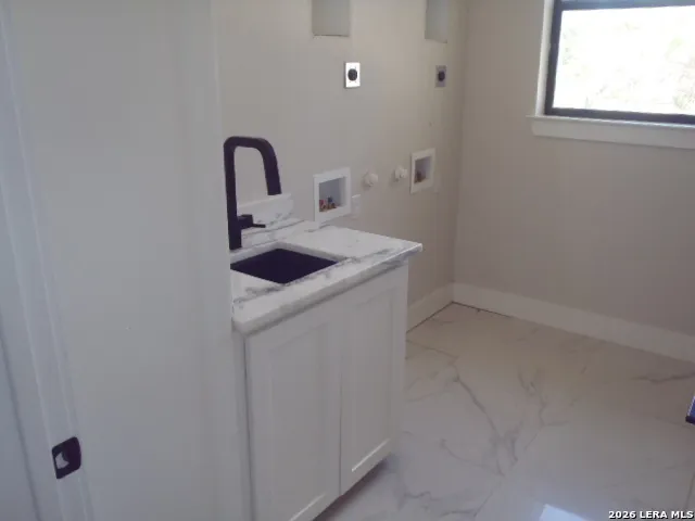 650 SHADY HOLW New Braunfels, TX 78132