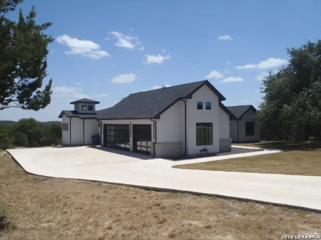 650 SHADY HOLW New Braunfels, TX 78132