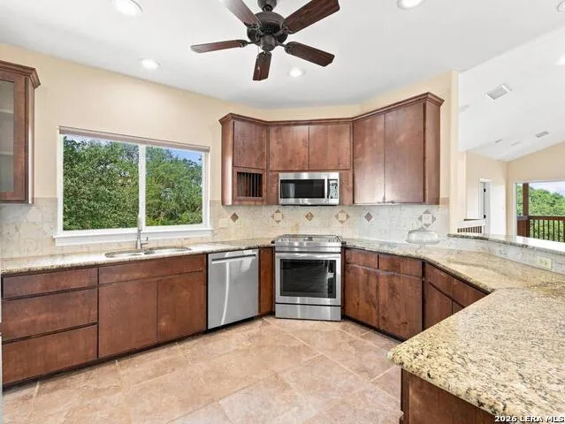 114 Cave Cir Boerne, TX 78006