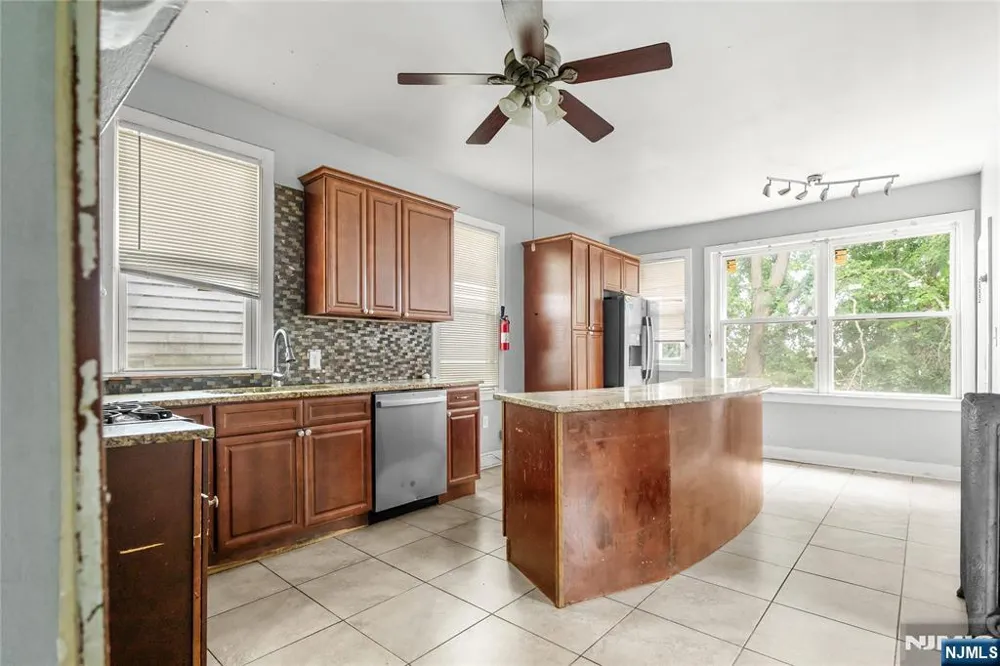 564 Sanford Avenue 2 Newark, NJ 07106
