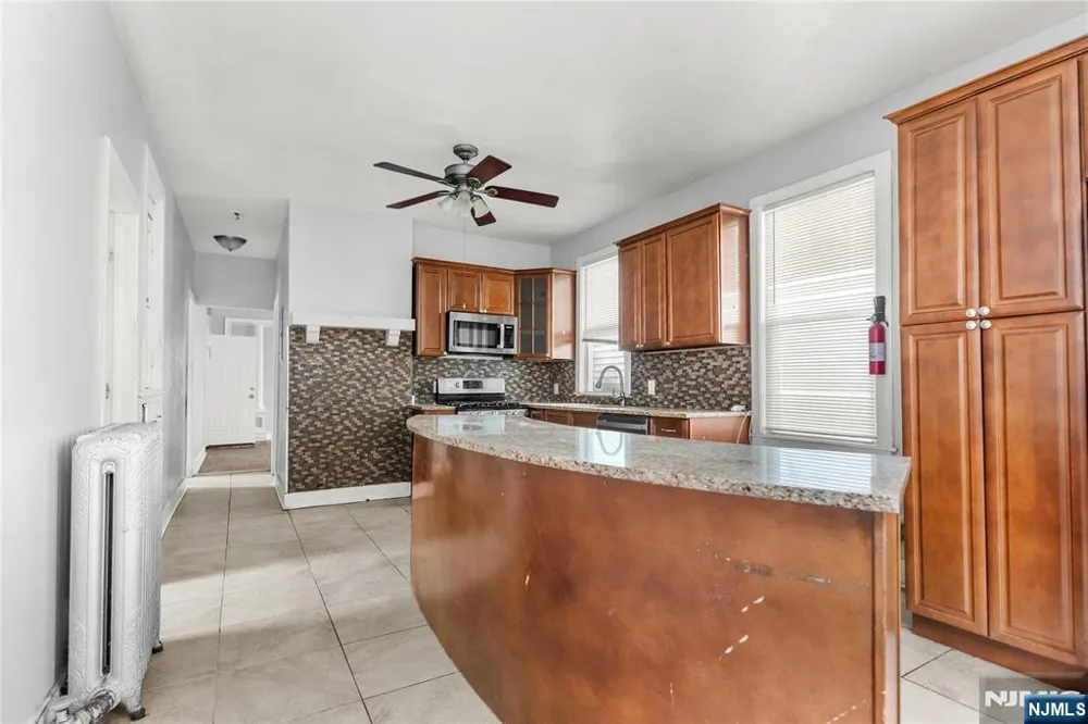 564 Sanford Avenue 2 Newark, NJ 07106