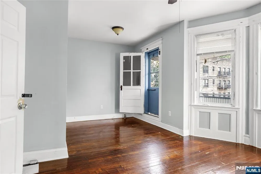 564 Sanford Avenue 2 Newark, NJ 07106