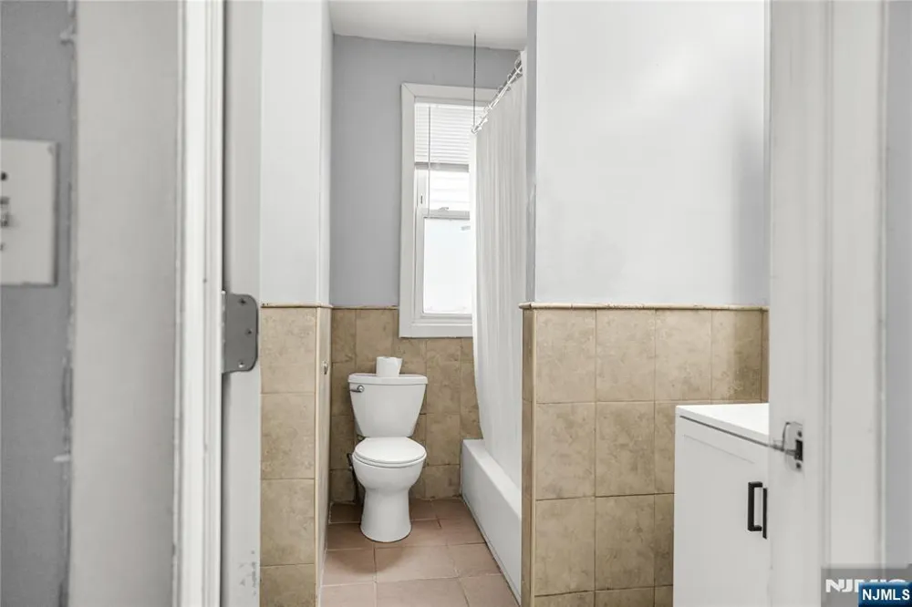 564 Sanford Avenue 1 Newark, NJ 07106
