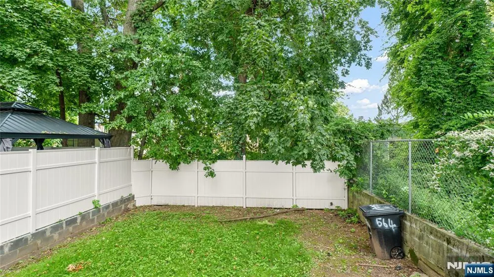 564 Sanford Avenue 1 Newark, NJ 07106