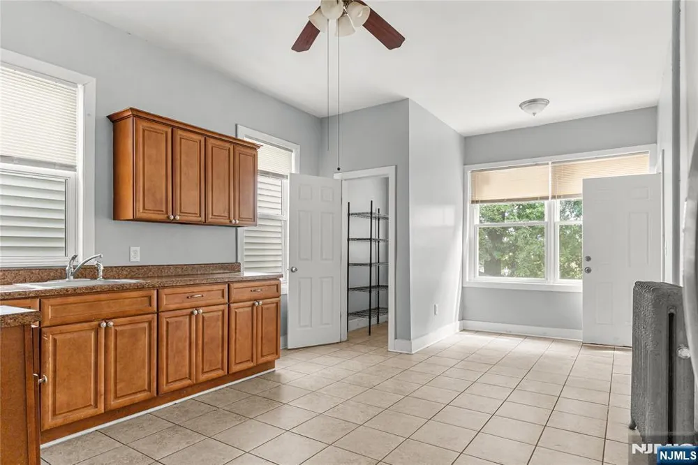 564 Sanford Avenue 1 Newark, NJ 07106