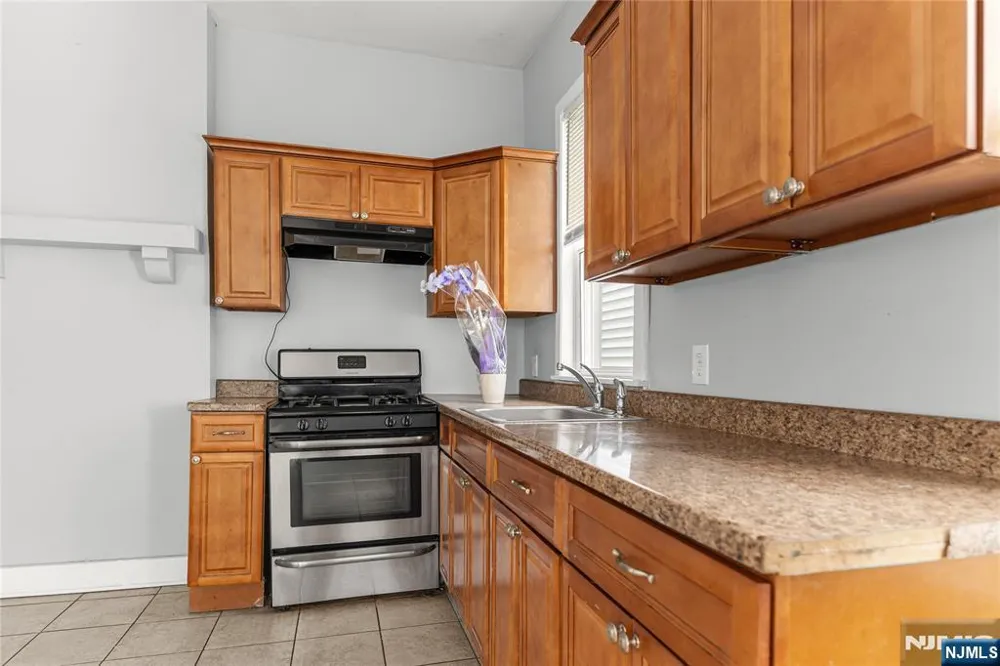 564 Sanford Avenue 1 Newark, NJ 07106