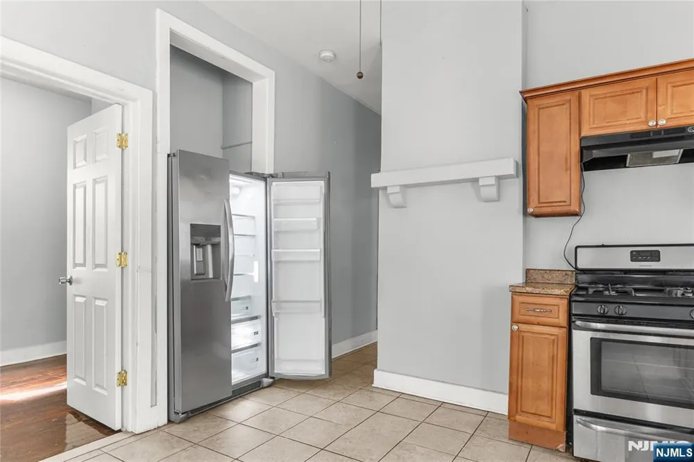 564 Sanford Avenue 1 Newark, NJ 07106