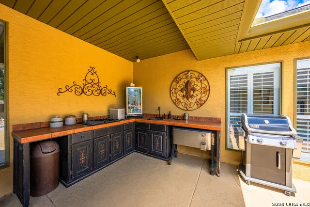 516 Winged Foot Kerrville, TX 78028