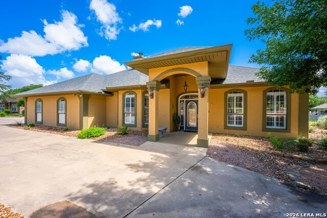 516 Winged Foot Kerrville, TX 78028