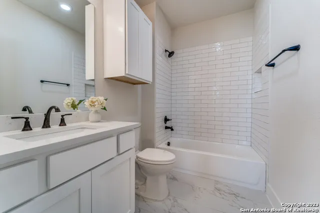 130 Frank Jones Blanco, TX 78606