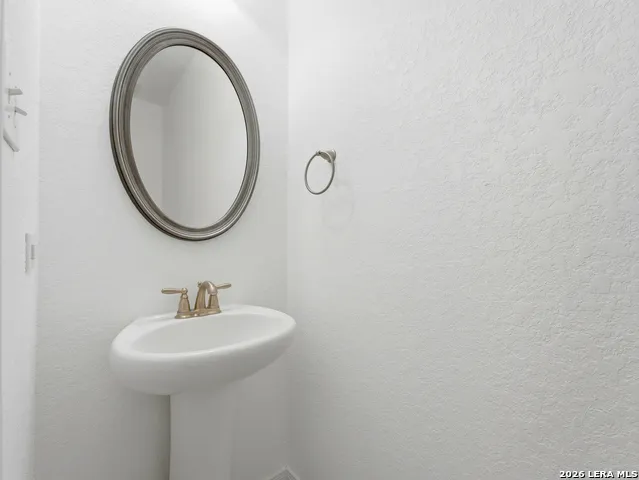 619 HIDDEN VIEW ST New Braunfels, TX 78130