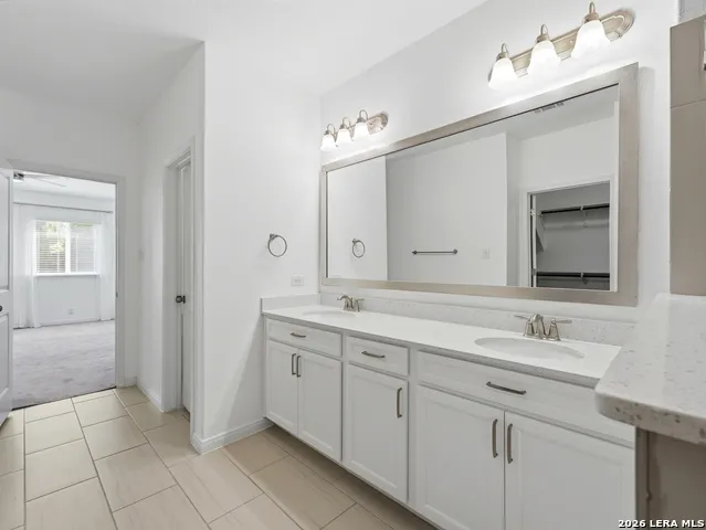 619 HIDDEN VIEW ST New Braunfels, TX 78130