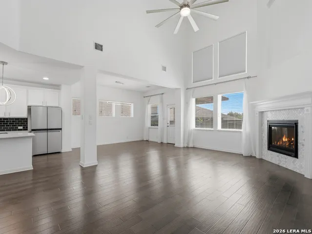 619 HIDDEN VIEW ST New Braunfels, TX 78130