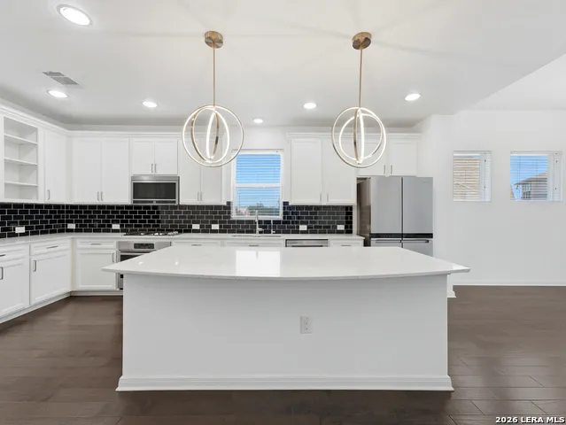 619 HIDDEN VIEW ST New Braunfels, TX 78130