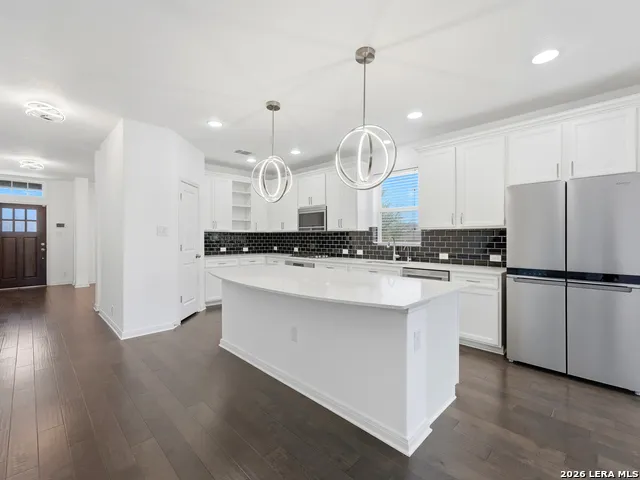 619 HIDDEN VIEW ST New Braunfels, TX 78130