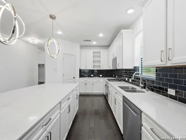 619 HIDDEN VIEW ST New Braunfels, TX 78130
