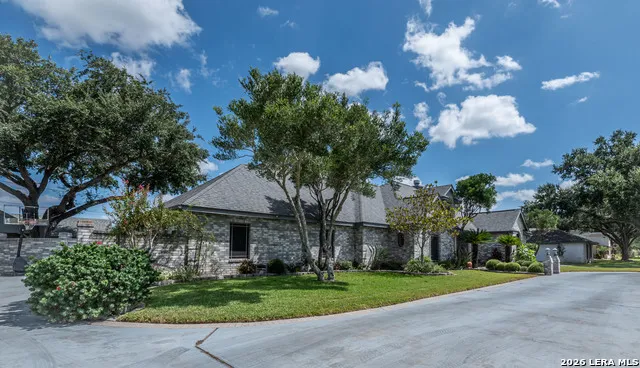 1825 CLARICE AVE Alice, TX 78332