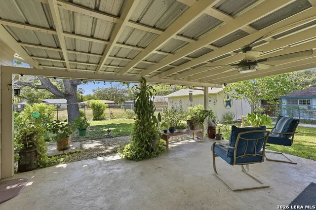 228 S PONTON ST Gonzales, TX 78629