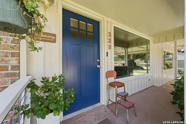 228 S PONTON ST Gonzales, TX 78629