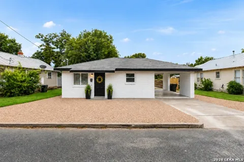 205 MISTLETOE ST