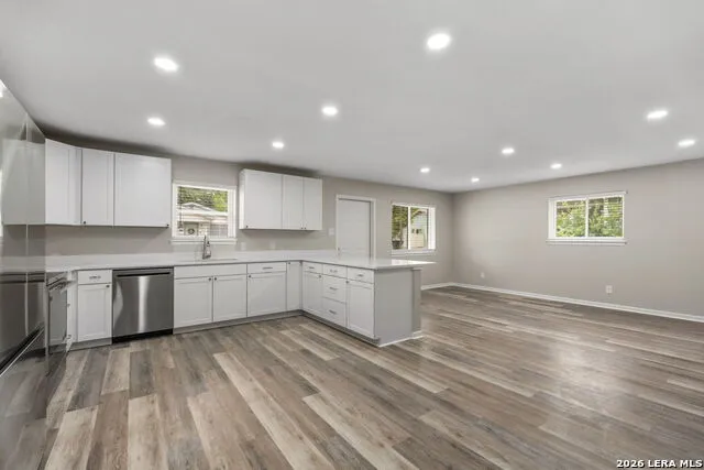 205 MISTLETOE ST Fredericksburg, TX 78624