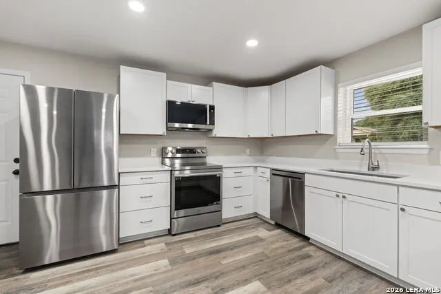 205 MISTLETOE ST Fredericksburg, TX 78624