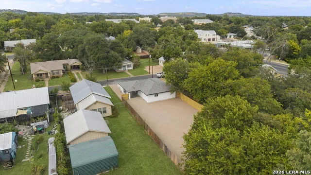 205 MISTLETOE ST Fredericksburg, TX 78624