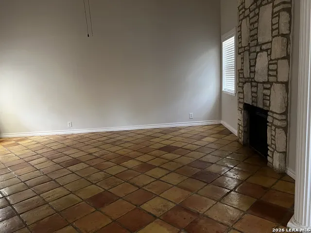 8573 ECHO CREEK LN San Antonio, TX 78240