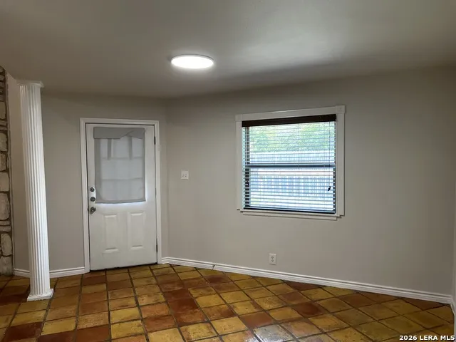 8573 ECHO CREEK LN San Antonio, TX 78240