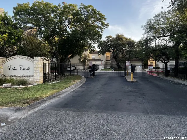 8573 ECHO CREEK LN San Antonio, TX 78240