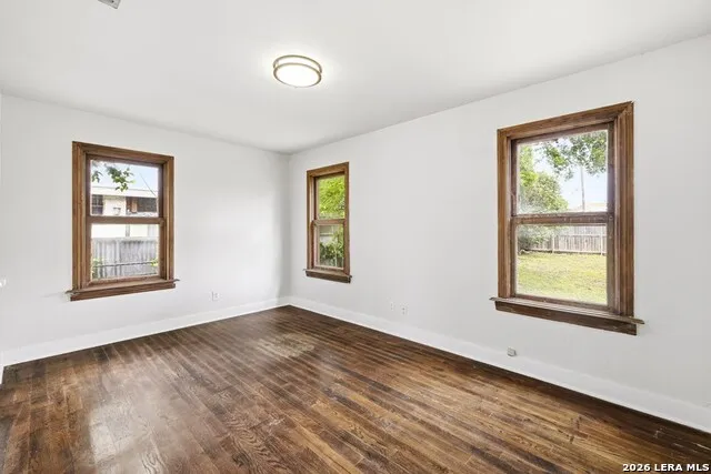 111 LEWIS AVE Kerrville, TX 78028
