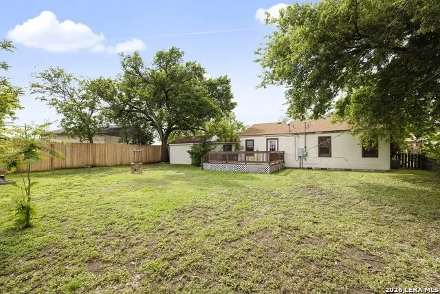 111 LEWIS AVE Kerrville, TX 78028