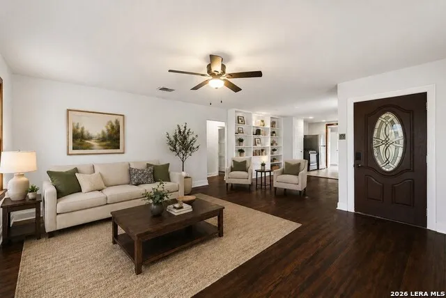 111 LEWIS AVE Kerrville, TX 78028