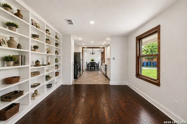 111 LEWIS AVE Kerrville, TX 78028