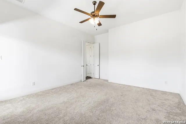 145 W MAGNOLIA CIR La Vernia, TX 78121