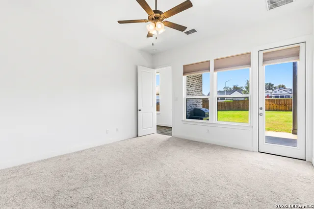 145 W MAGNOLIA CIR La Vernia, TX 78121