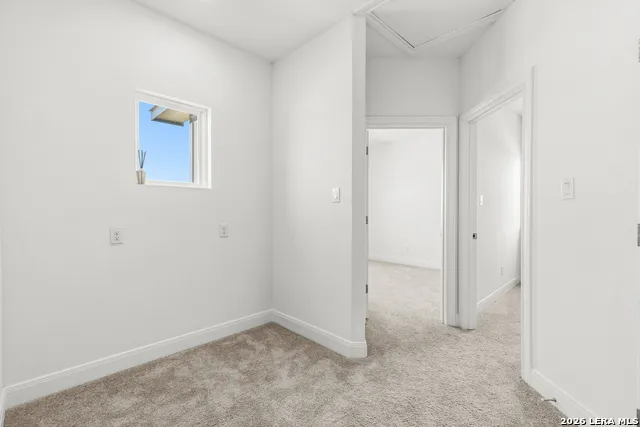 145 W MAGNOLIA CIR La Vernia, TX 78121