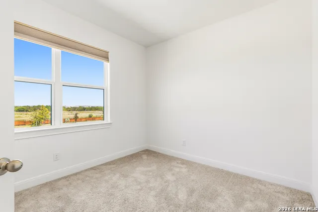 145 W MAGNOLIA CIR La Vernia, TX 78121