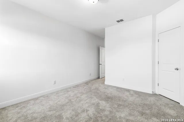 145 W MAGNOLIA CIR La Vernia, TX 78121