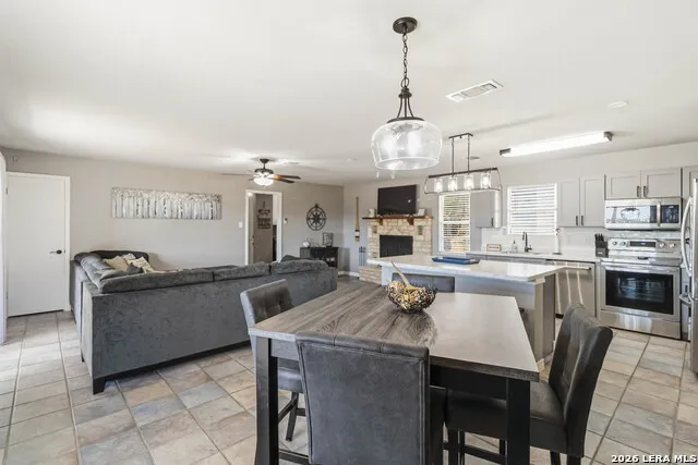 2123 CANYON LAKE DR Canyon Lake, TX 78133