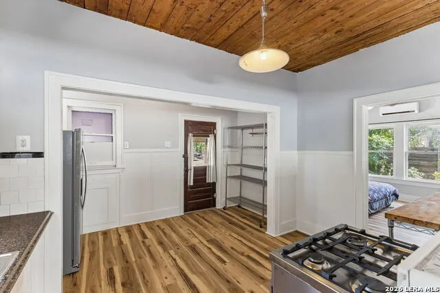 1620 OLIVE ST San Antonio, TX 78208