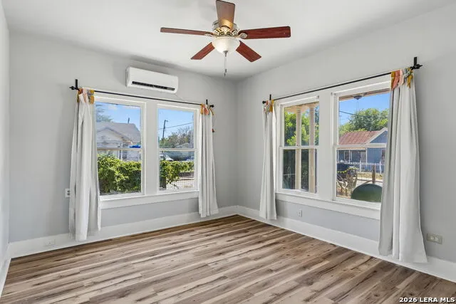 1620 OLIVE ST San Antonio, TX 78208
