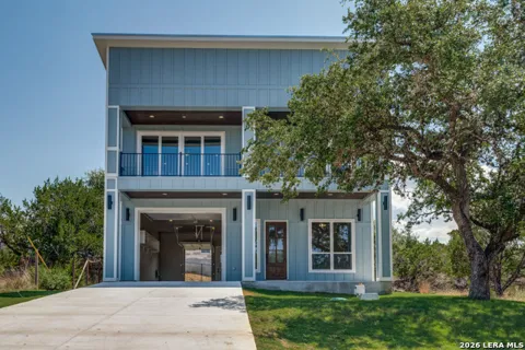 748 RIVIERA DR